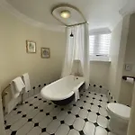 Hotell Dalston Hall 4*