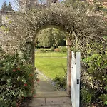 Dalston Hall Hotell