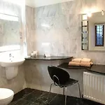 Dalston Hall 4*