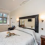 Hotell Dalston Hall 4*