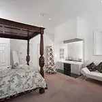 Otel Dalston Hall