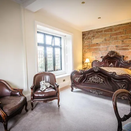 Dalston Hall 4*