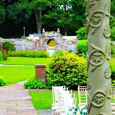 Dalston Hall 4*