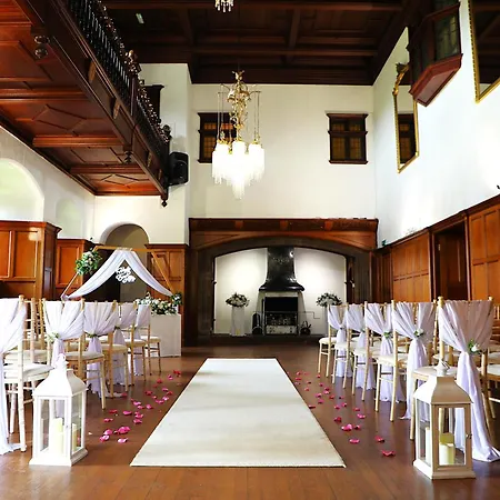 Dalston Hall ホテル 4*
