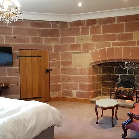 Dalston Hall Отель