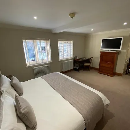 Dalston Hall Отель 4*
